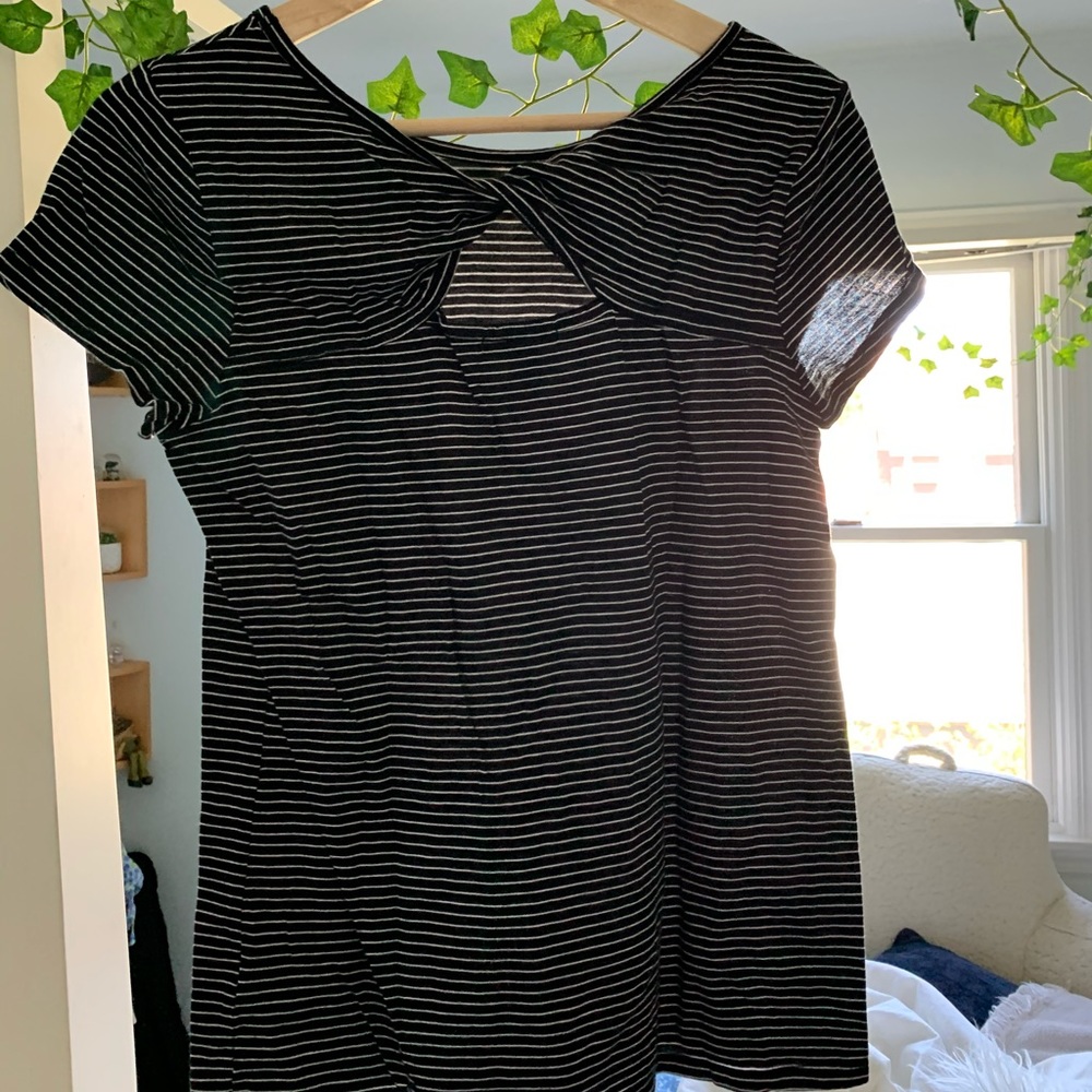 Peekaboo Back Striped Tee (Gap)